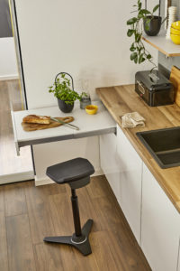 Foldable table foldable table